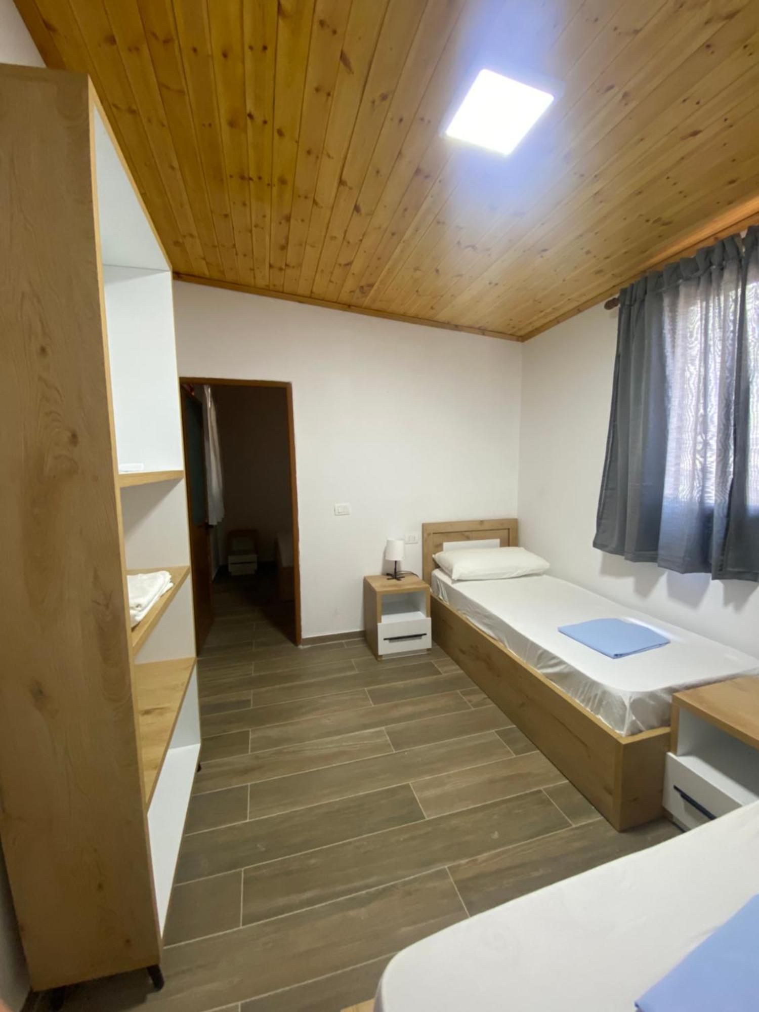 Violet Village Borsh Eksteriør bilde